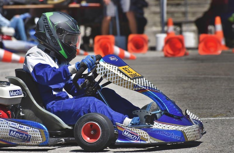 Comment devenir pilote professionnel de karting en 2026 : parcours et formations clés