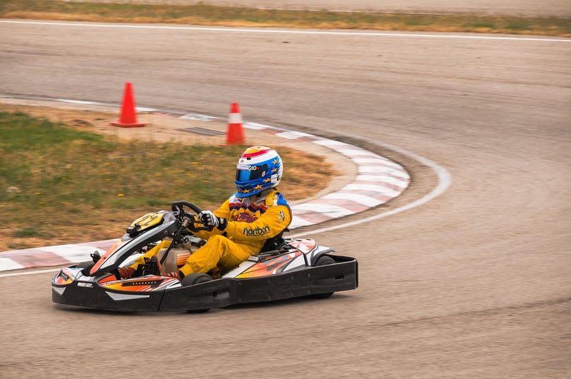 Karting électrique vs thermique en 2026 : découvrez les avantages et inconvénients