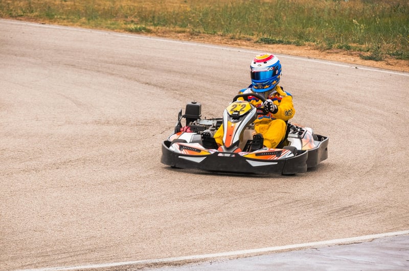 Le karting en salle : l'alternative tendance au plein air en 2026